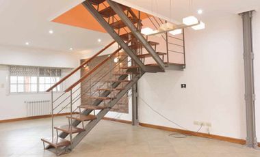 Venta PH tipo casa 4 ambiente Valentín Alsina.
