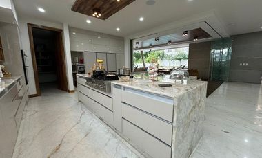 Casa en Venta Residencia en Av. Juan Palomar, Zona Diamante de Zapopan