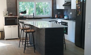 Casa en venta c/ estacionamiento en Camino Villarrica a Pucón