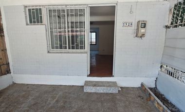 CASA 3 DORMITORIOS REMODELADA EL BOSQUE, METRO