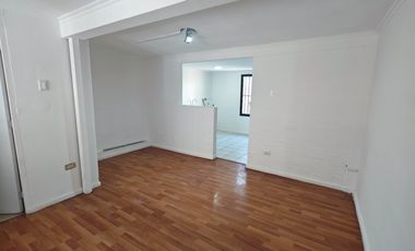 CASA 3 DORMITORIOS REMODELADA EL BOSQUE, METRO