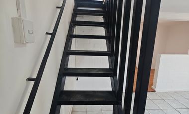 CASA 3 DORMITORIOS REMODELADA EL BOSQUE, METRO