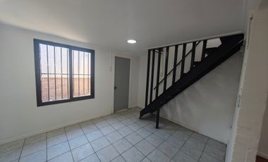 CASA 3 DORMITORIOS REMODELADA EL BOSQUE, METRO