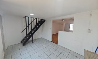 CASA 3 DORMITORIOS REMODELADA EL BOSQUE, METRO