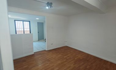 CASA 3 DORMITORIOS REMODELADA EL BOSQUE, METRO