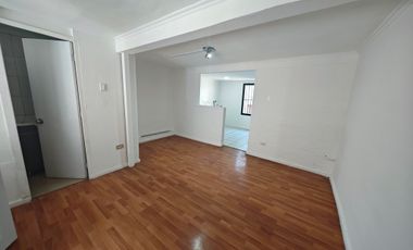CASA 3 DORMITORIOS REMODELADA EL BOSQUE, METRO