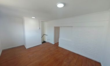 CASA 3 DORMITORIOS REMODELADA EL BOSQUE, METRO