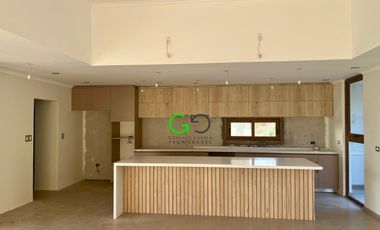 VENTA CASA NUEVA EN CONDOMINIO CERRO CRISTAL EN CURICÓ