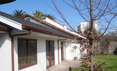 LINDA CASA DE 389 M2 EN SITIO 1084 M2 EN SECGOR AV ESPAÑA