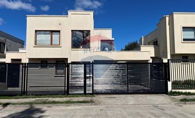 Casa 3 hab - 3 baños 