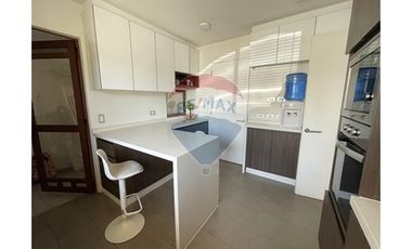 Arriendo Cómoda Casa de 2 Pisos en Condominio