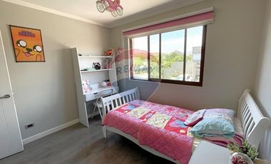 Arriendo Cómoda Casa de 2 Pisos en Condominio