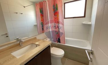 Arriendo Cómoda Casa de 2 Pisos en Condominio