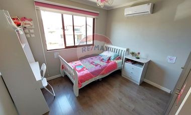 Arriendo Cómoda Casa de 2 Pisos en Condominio