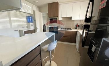 Arriendo Cómoda Casa de 2 Pisos en Condominio