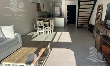 Duplex 4 ambientes Santa Ana joven