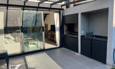 Duplex 4 ambientes Santa Ana joven