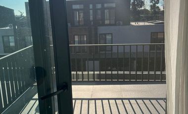 Duplex 4 ambientes Santa Ana joven