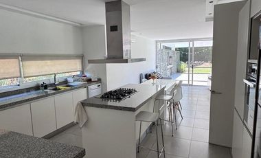 Casa alquiler anual amoblada y equipada 6 AMB. Barrio El Encuentro Tigre