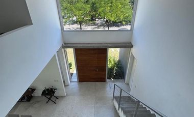 Casa alquiler anual amoblada y equipada 6 AMB. Barrio El Encuentro Tigre