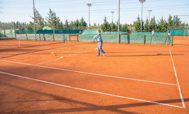 Casa alquiler anual amoblada y equipada 6 AMB. Barrio El Encuentro Tigre