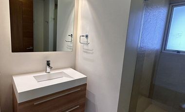 Exclusivo Departamento en Renta en Zona Dorada con Vista al Campo de Golf