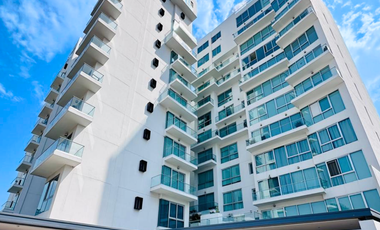 Exclusivo Departamento en Renta en Zona Dorada con Vista al Campo de Golf