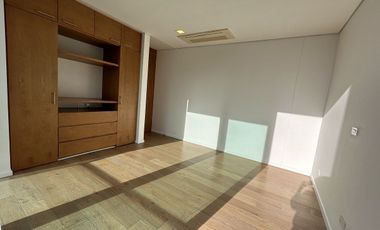 Exclusivo Departamento en Renta en Zona Dorada con Vista al Campo de Golf