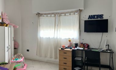Casa en venta 5 ambientes 3 / 4 dormitorios Caseros Tres de Febrero