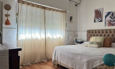 Casa en venta 5 ambientes 3 / 4 dormitorios Caseros Tres de Febrero