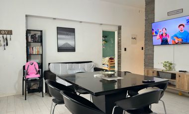 Casa en venta 5 ambientes 3 / 4 dormitorios Caseros Tres de Febrero