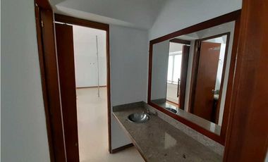 Venta Oficina Poblado PatioBonito 9512071 DL