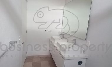 Gran oportunidad Casa dentro de la Sexta Sección de Lomas Verdes