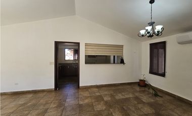 Venta de casa en el residencial cubita, Chitré