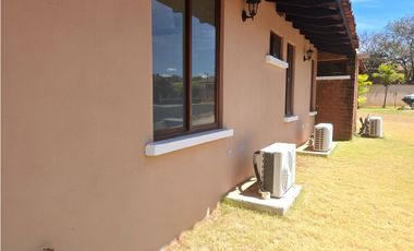 Venta de casa en el residencial cubita, Chitré