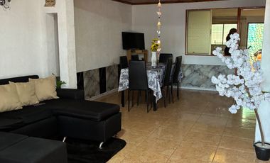 Casa de 3 dormitorios, 1 baño, 1 estacionamiento 129m2/92m2