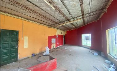 Lote amplio con local comercial en esquina del Juan XXIII - Lujan