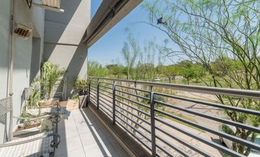 SE VENDE HERMOSO DUPLEX DE 3 DORMITORIOS