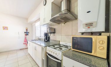 SE VENDE HERMOSO DUPLEX DE 3 DORMITORIOS