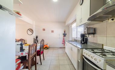 SE VENDE HERMOSO DUPLEX DE 3 DORMITORIOS