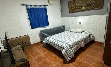 Casa al frente 1 Dorm, y Cochera- 4 de Enero 7700