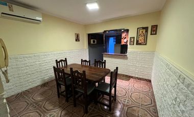 Casa al frente 1 Dorm, y Cochera- 4 de Enero 7700