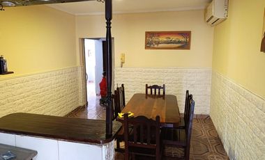 Casa al frente 1 Dorm, y Cochera- 4 de Enero 7700