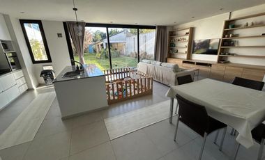 CASA 4 AMB EN VENTA EN VILLA ADELINA CON JARDIN