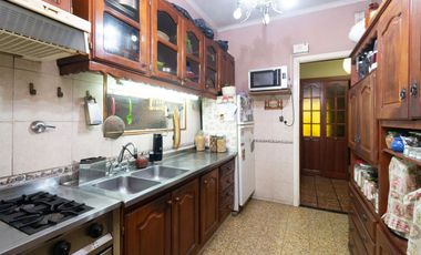 VENTA CASA LOTE PROPIO. PILETA, JARDIN Y TERRAZA
