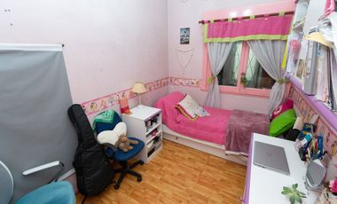 VENTA CASA LOTE PROPIO. PILETA, JARDIN Y TERRAZA