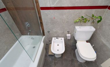 VENTA CASA LOTE PROPIO. PILETA, JARDIN Y TERRAZA