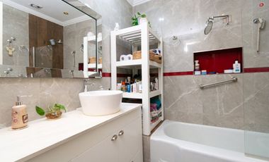 VENTA CASA LOTE PROPIO. PILETA, JARDIN Y TERRAZA