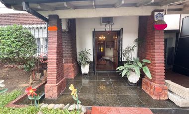 VENTA CASA LOTE PROPIO. PILETA, JARDIN Y TERRAZA