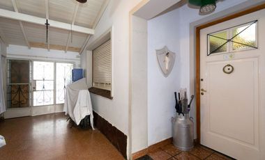 VENTA CASA LOTE PROPIO. PILETA, JARDIN Y TERRAZA